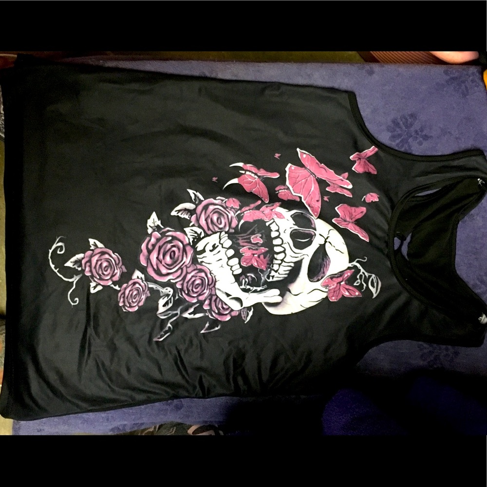 TANK TOP SIZE: SMALL